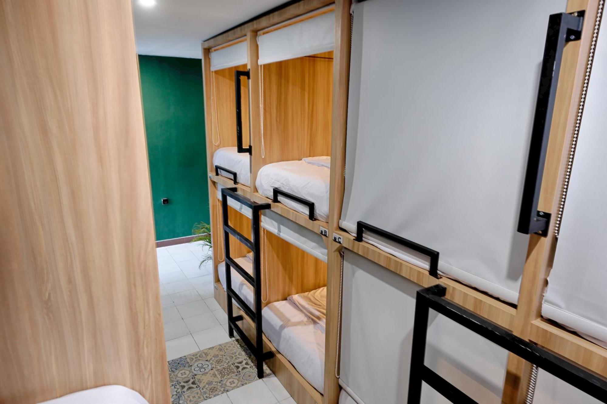 Hubs Hostel Yogyakarta Eksteriør billede