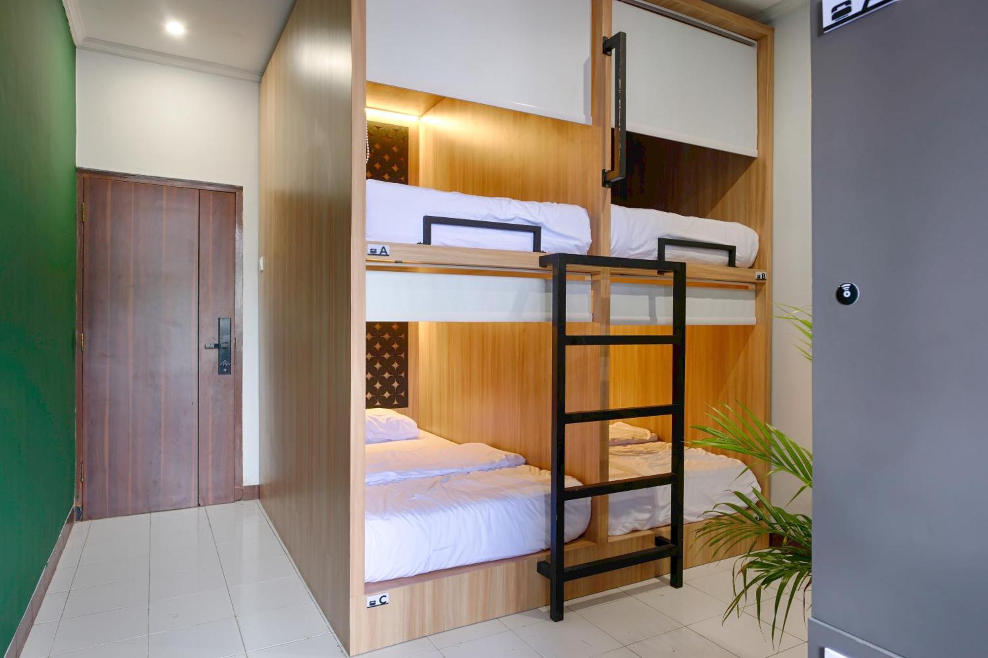 Hubs Hostel Yogyakarta Eksteriør billede